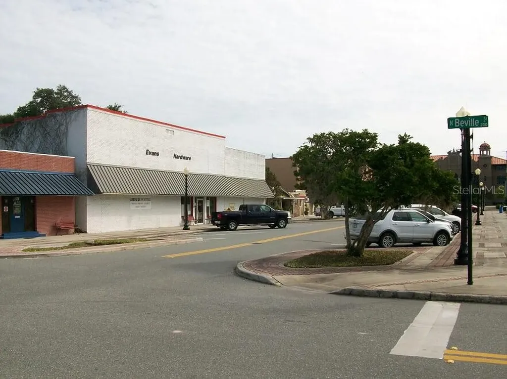 124 Bushnell Plaza Bushnell FL 33513