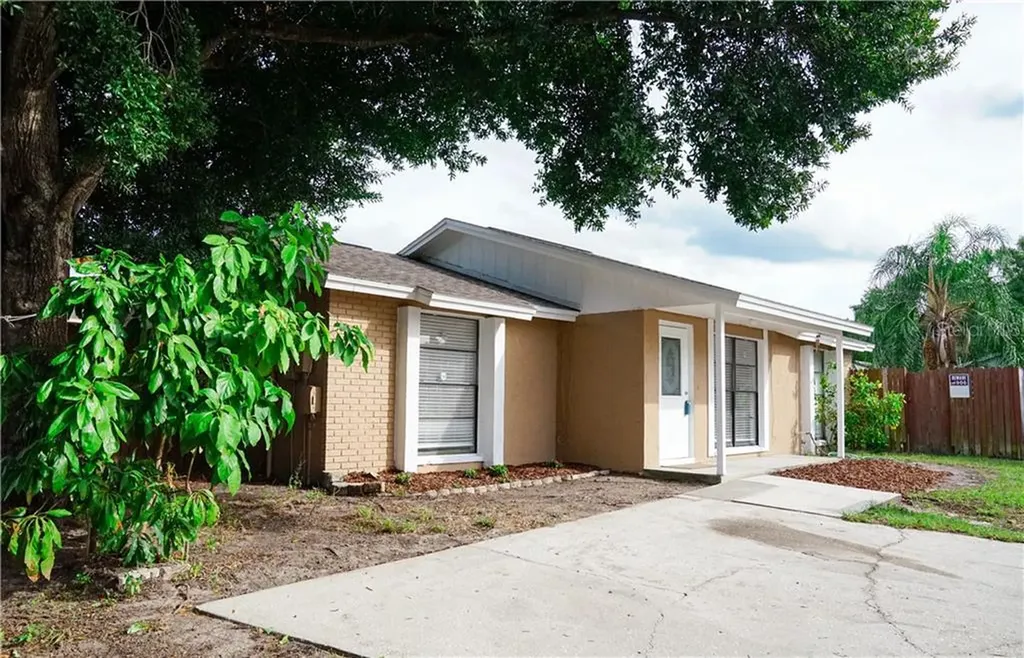 8239 Ravencroft Drive Tampa FL 33615