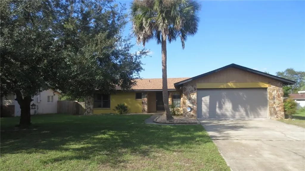 2002 N Parkton Drive Deltona FL 32725