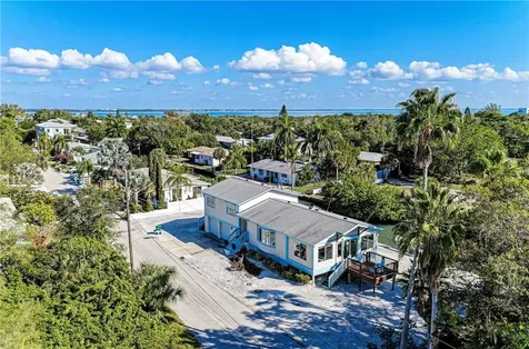580 Jungle Queen Way Longboat Key FL 34228