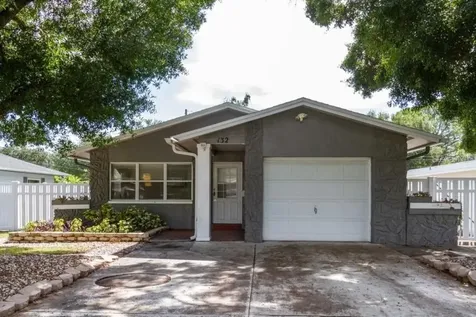 132 NW Madison Circle N St Petersburg FL 33702