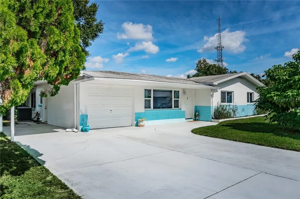 2111 W Minnehaha Street Tampa FL 33604