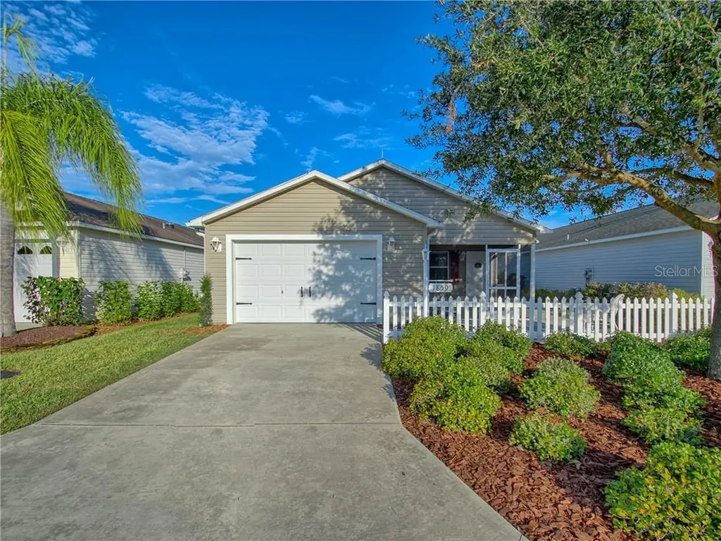 1859 Hallandale Lane The Villages FL 32162