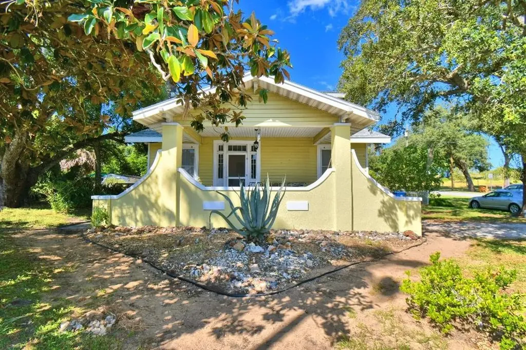 437 N Scenic Highway Frostproof FL 33843