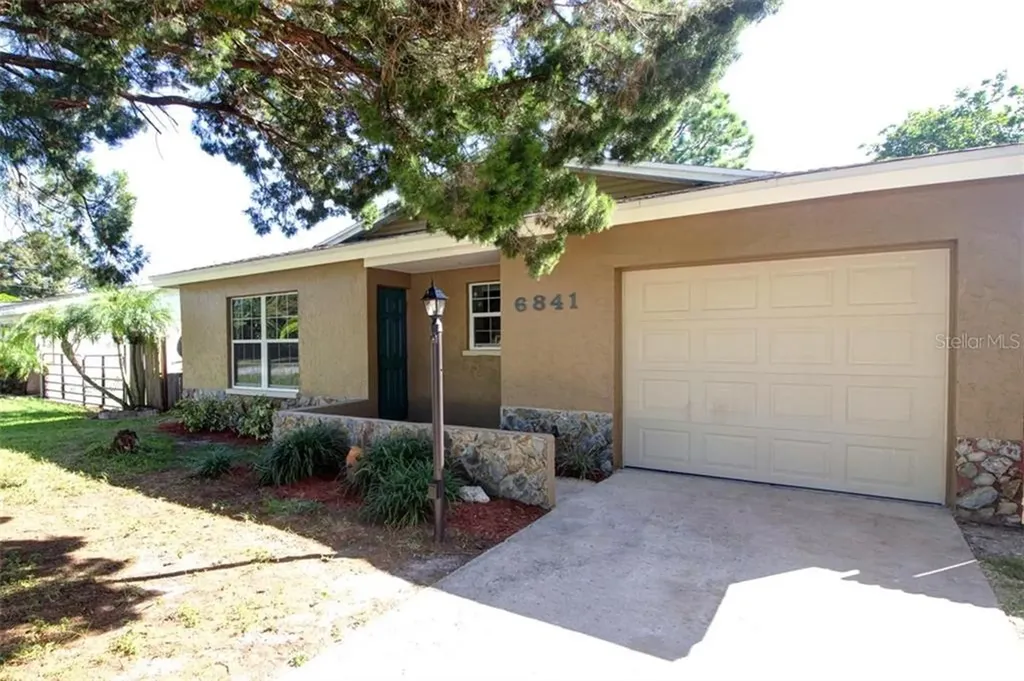 6841 59th Lane N Pinellas Park FL 33781