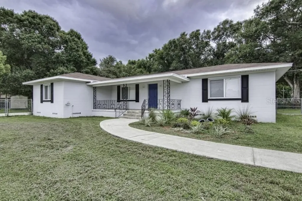 6209 10th Avenue S Tampa FL 33619