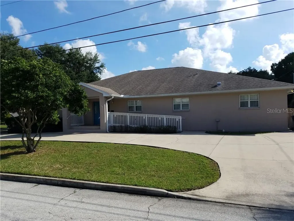 210 72nd Avenue N St Petersburg FL 33702