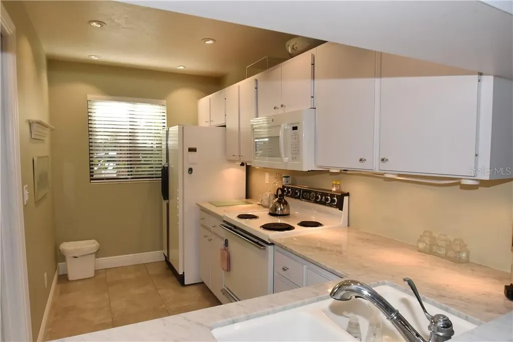 1716 Glenhouse Drive Sarasota FL 34231