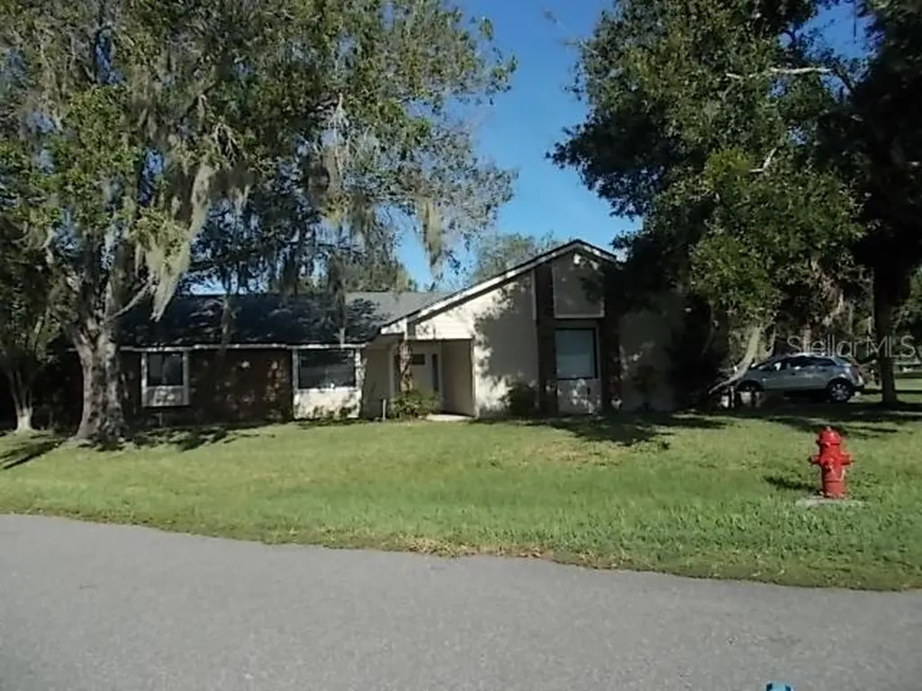 1785 Carolina Court Tavares FL 32778