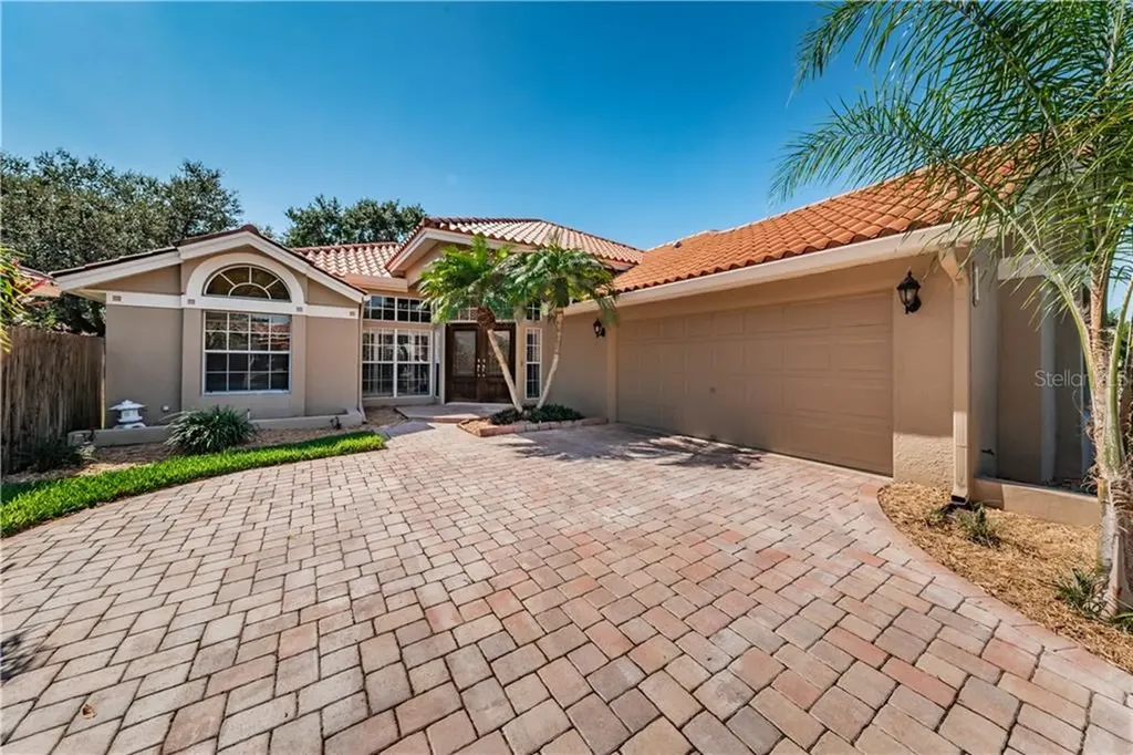 892 Live Oak Terrace NE St Petersburg FL 33703