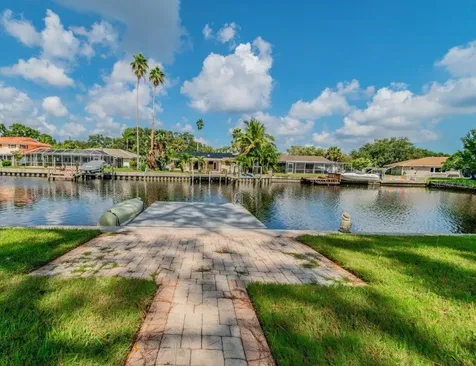 5113 Horseshoe Place NE St Petersburg FL 33703