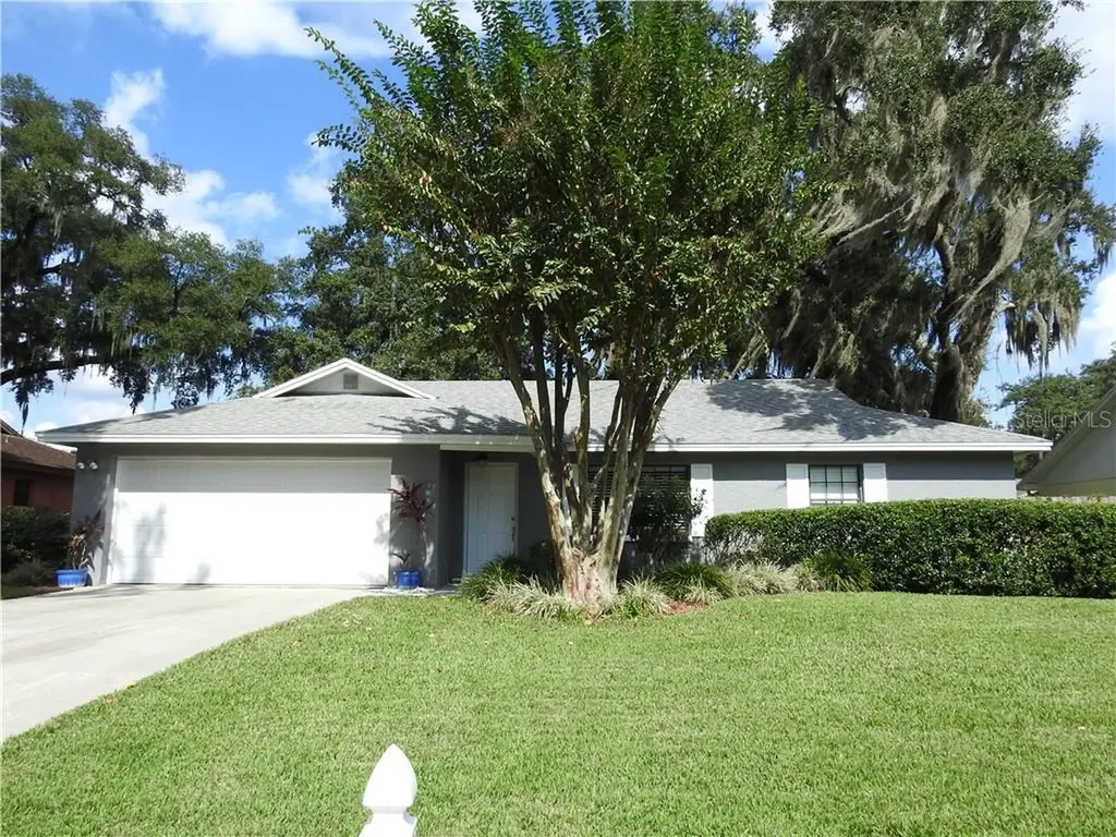 8009 Fawnridge Circle Tampa FL 33610