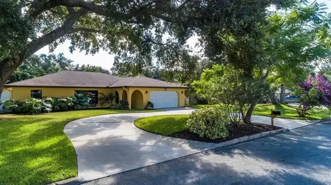 7915 2nd Avenue W Bradenton FL 34209