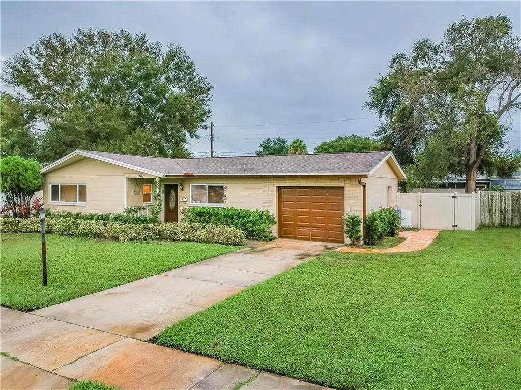 5912 29th Avenue N St Petersburg FL 33710