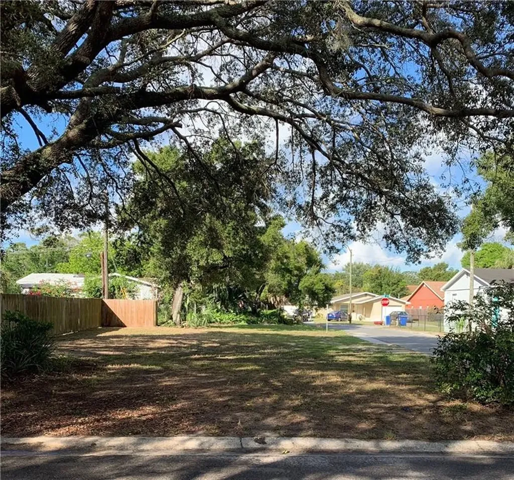 2005 Upton Court S St Petersburg FL 33712