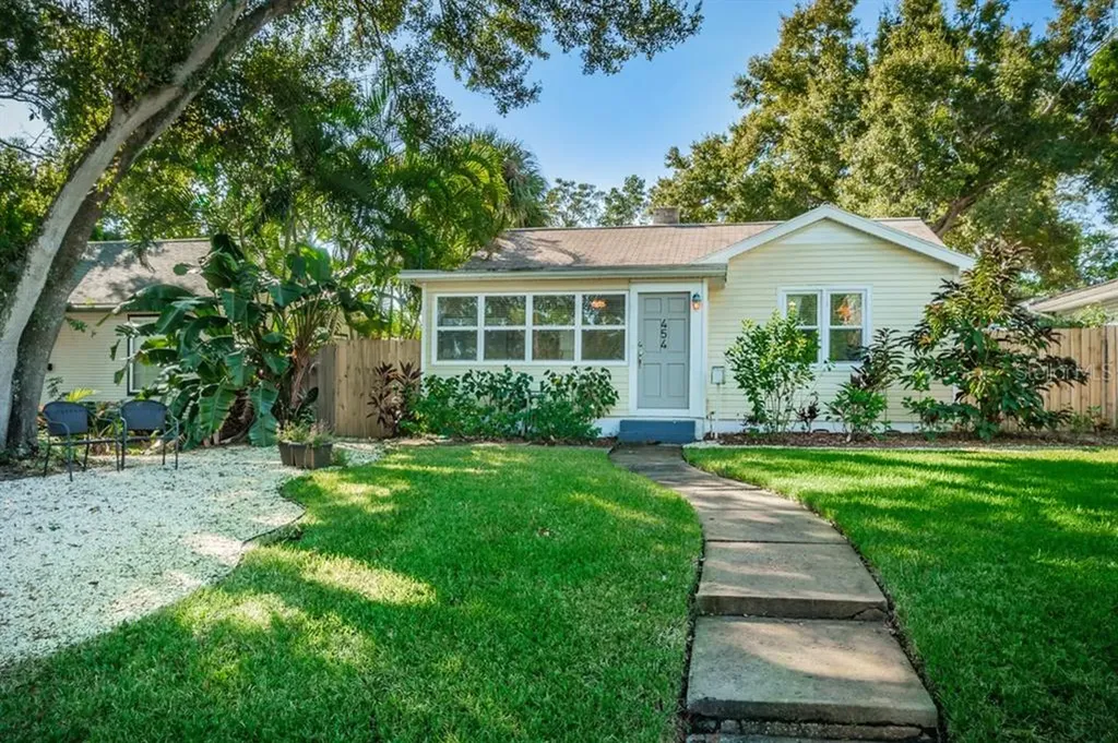 454 31st Avenue N St Petersburg FL 33704