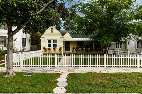 229 21st Avenue N St Petersburg FL 33704