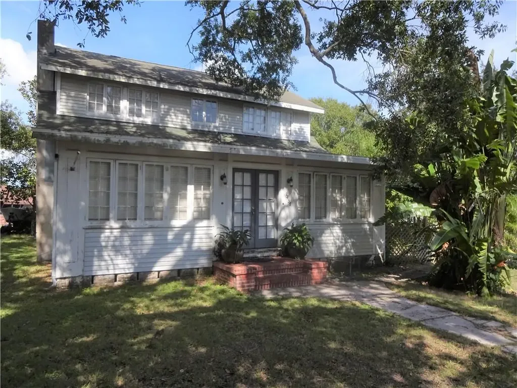 1437 49th Avenue N St Petersburg FL 33703