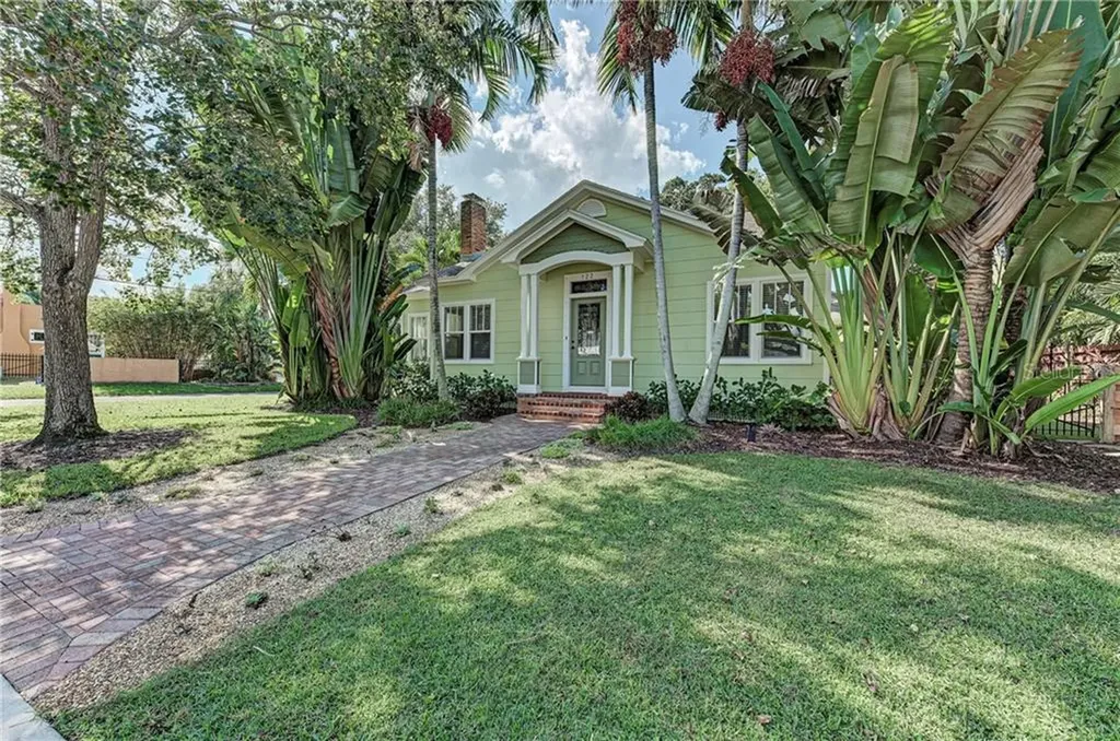122 27th Street W Bradenton FL 34205