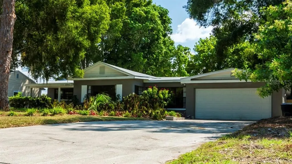 1146 Alcazar Way S St Petersburg FL 33705