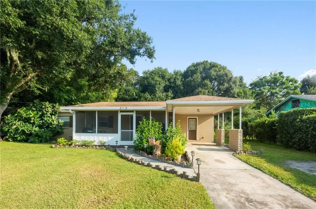 310 NE 9th Street Mulberry FL 33860