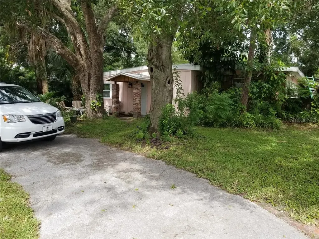 5514 Pine Circle NE St Petersburg FL 33703