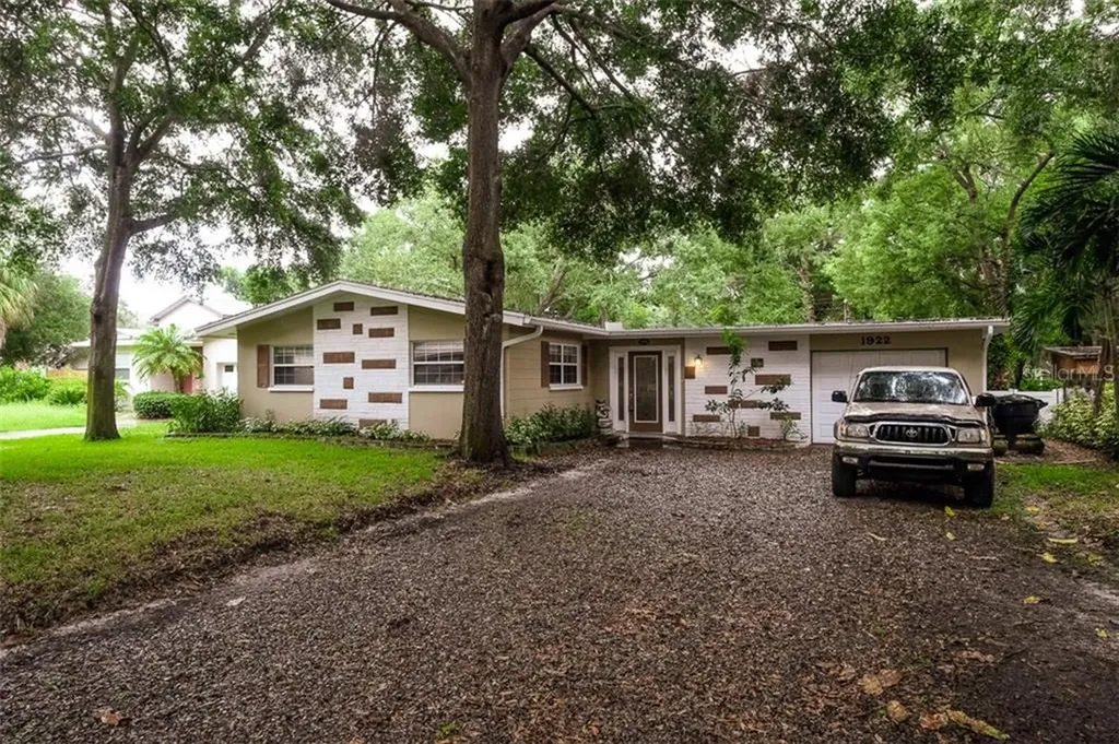 1922 Mound Place S St Petersburg FL 33712
