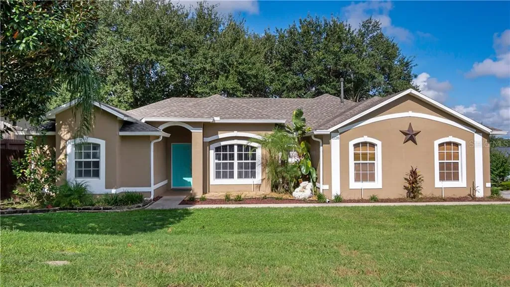 1128 Breezy Knoll Street Minneola FL 34715
