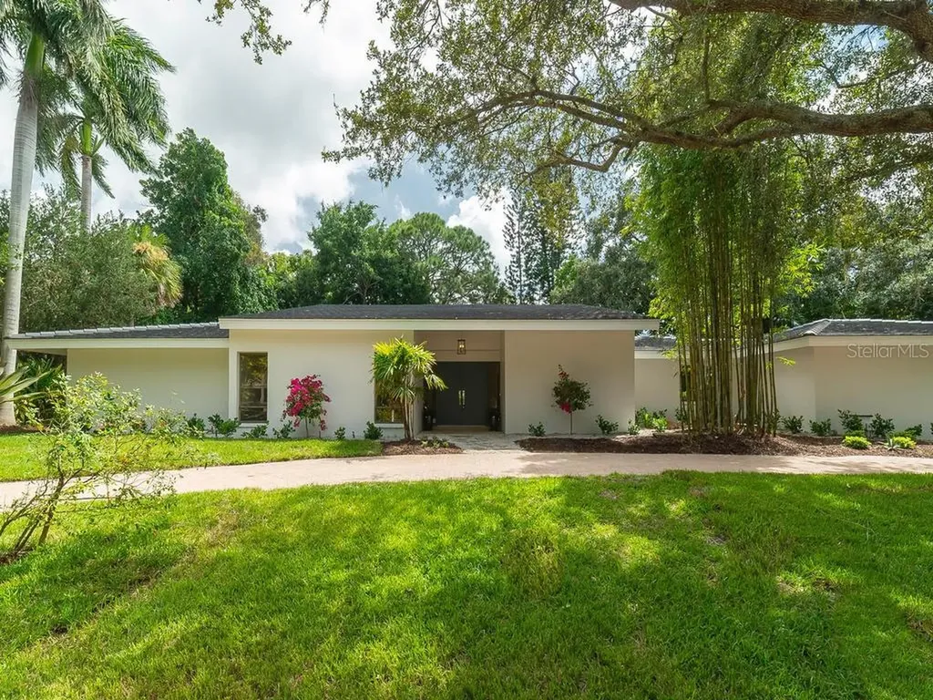 1428 Pine Bay Drive Sarasota FL 34231