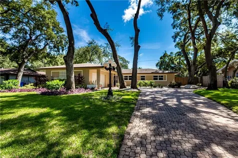 493 Lakeside Place Largo FL 33771