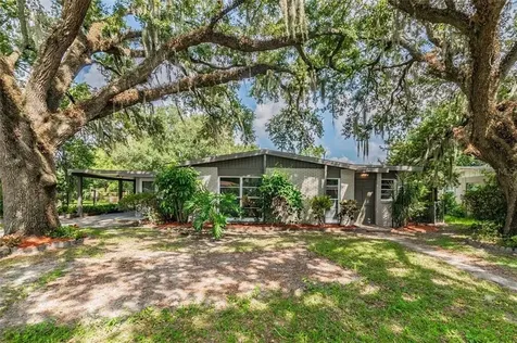 8721 N Larkhall Place Tampa FL 33604