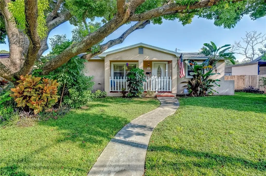 3127 9th Avenue N St Petersburg FL 33713