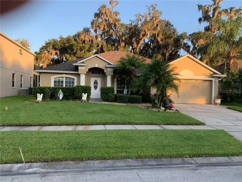 2102 The Oaks Boulevard Kissimmee FL 34746