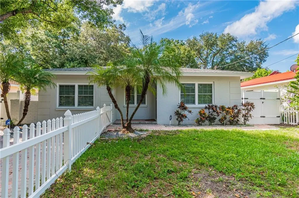 2906 W Leila Avenue Tampa FL 33611