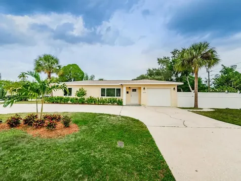 439 60th Avenue S St Petersburg FL 33705