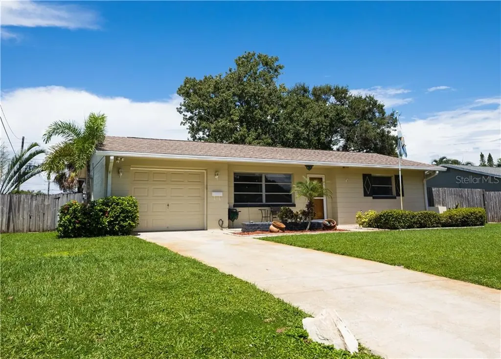 6855 37th Avenue N St Petersburg FL 33710