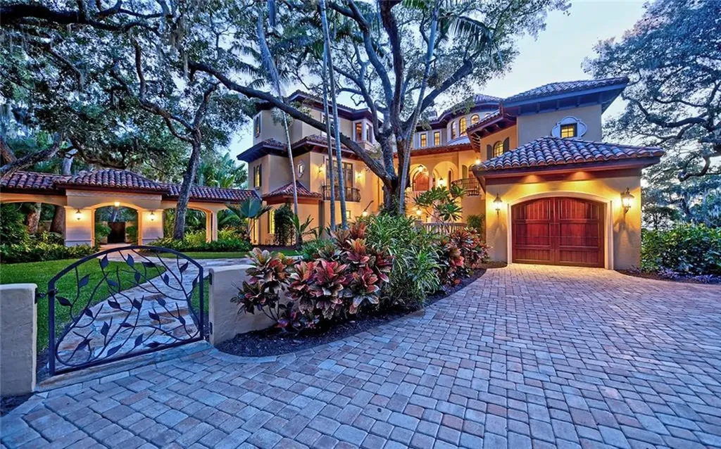 2211 Alameda Avenue Sarasota FL 34234