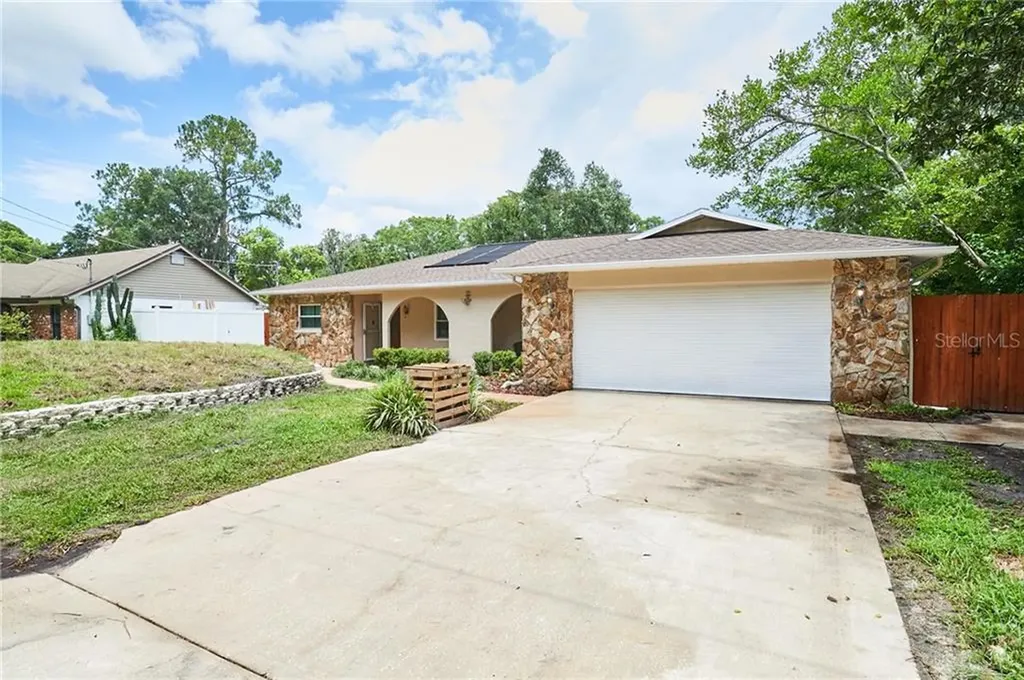 18603 Yocam Avenue Lutz FL 33549