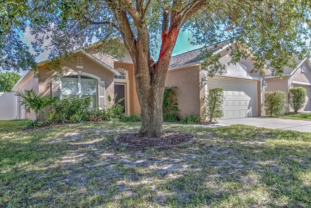 12714 Kings Lake Drive Gibsonton FL 33534