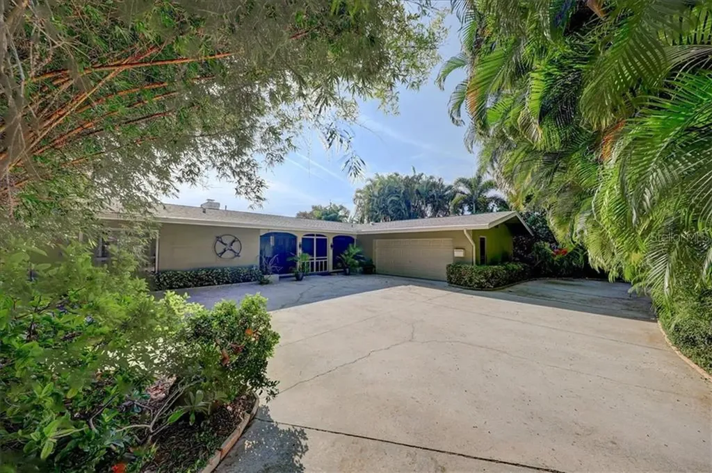 4130 39th Street S St Petersburg FL 33711