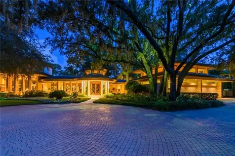 10000 Lindelaan Drive Tampa FL 33618