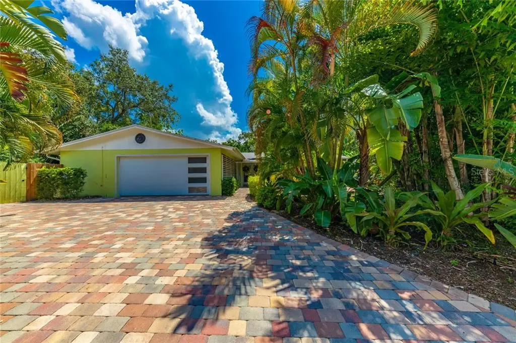 6423 White Sands Terrace Sarasota FL 34231