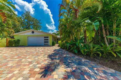 6423 White Sands Terrace Sarasota FL 34231