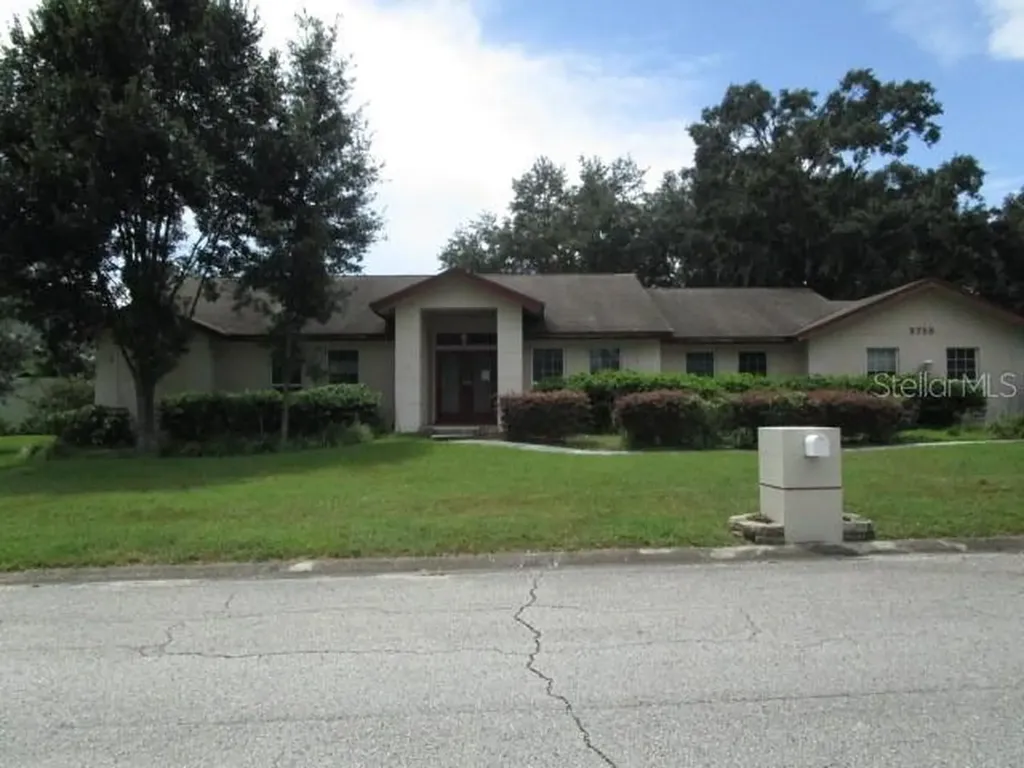 2713 S Fairway Drive Plant City FL 33566