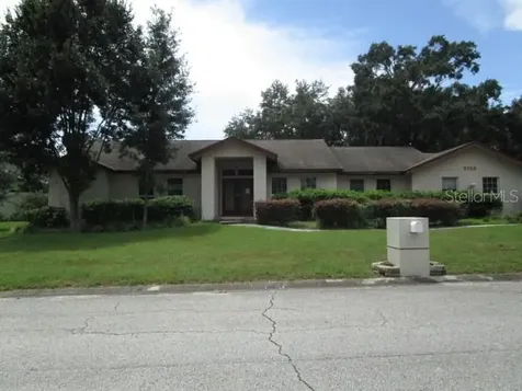 2713 S Fairway Drive Plant City FL 33566