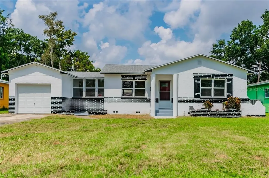 2435 Lamparilla Way S St Petersburg FL 33712