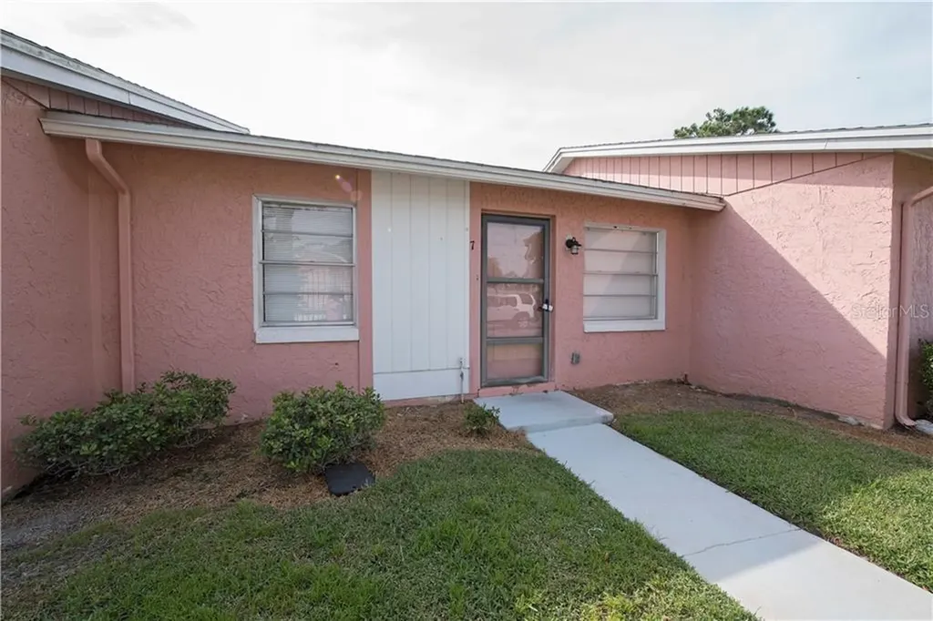 7 Lake Villa Way Kissimmee FL 34743