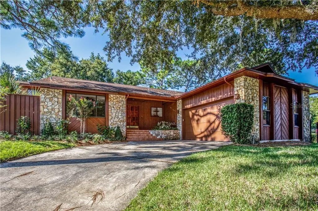 1110 Pine Oaks Court Apopka FL 32712