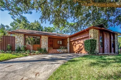1110 Pine Oaks Court Apopka FL 32712