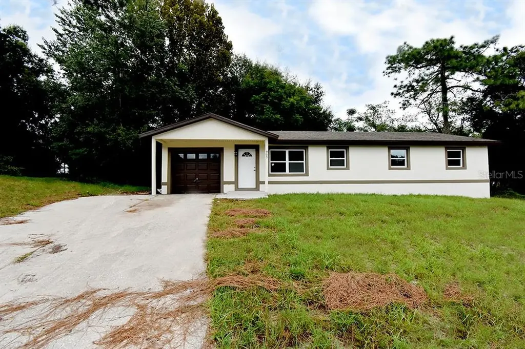 905 Longview Avenue Deland FL 32720